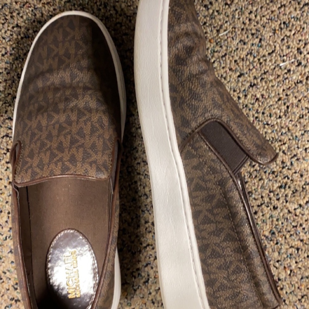 Brand new MK dress flats wore twice